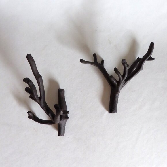 NEW 7” ANTHROPOLOGIE CAST IRON RUSTIC BROWN TREE BRANCH WALL COAT TOWEL HOOK SET - Picture 1 of 9